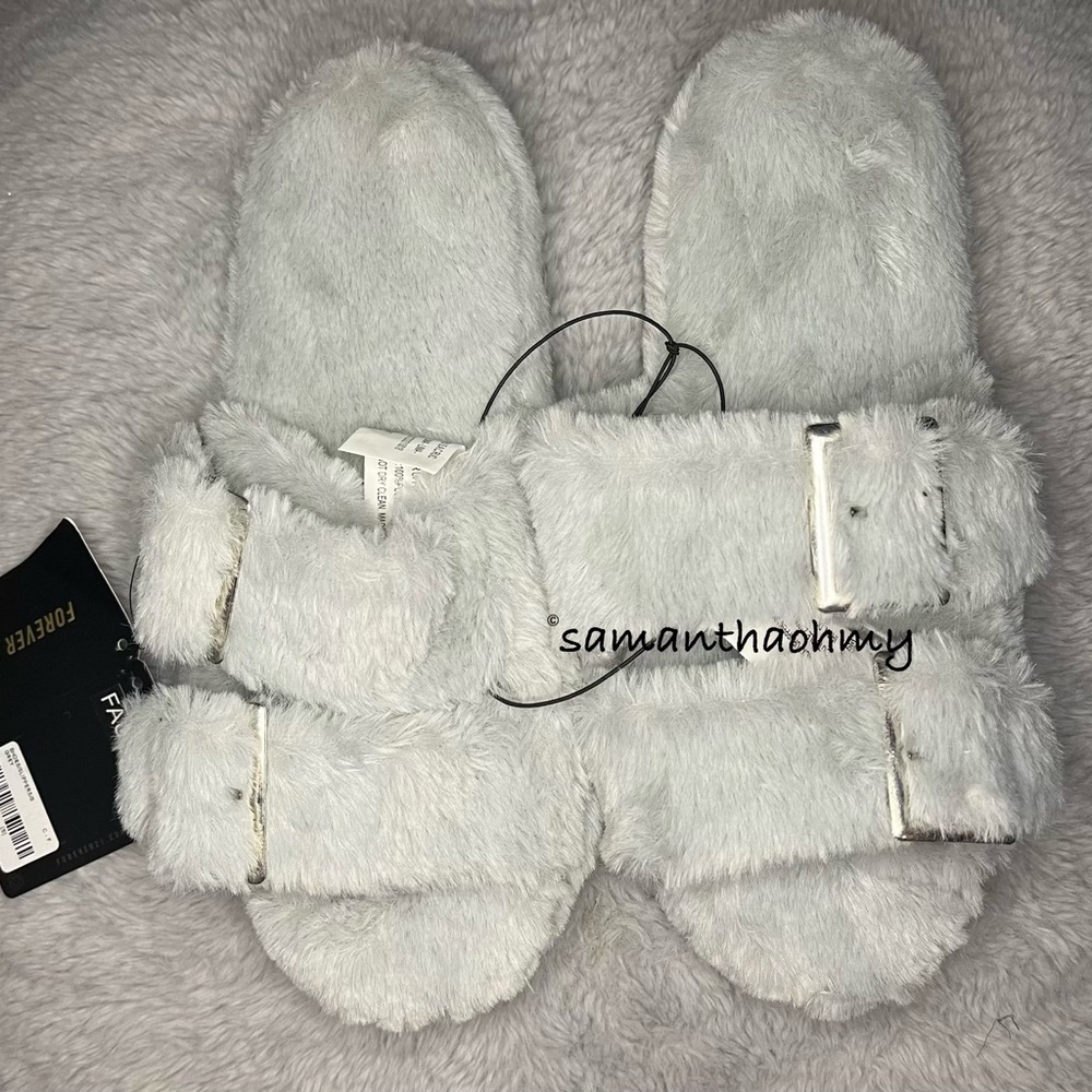 Forever 21 Gray Faux Fur Slippers